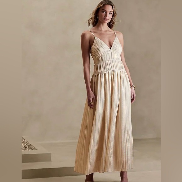 BANANA REPUBLIC JACQUI PLEATED 
MAXI DRESS‎ Size Small - Picture 1 of 7